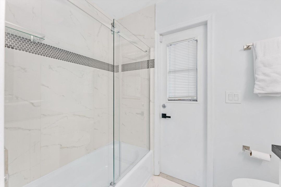 For Rent: $12,000 (5 beds, 3 baths, 2146 Square Feet)