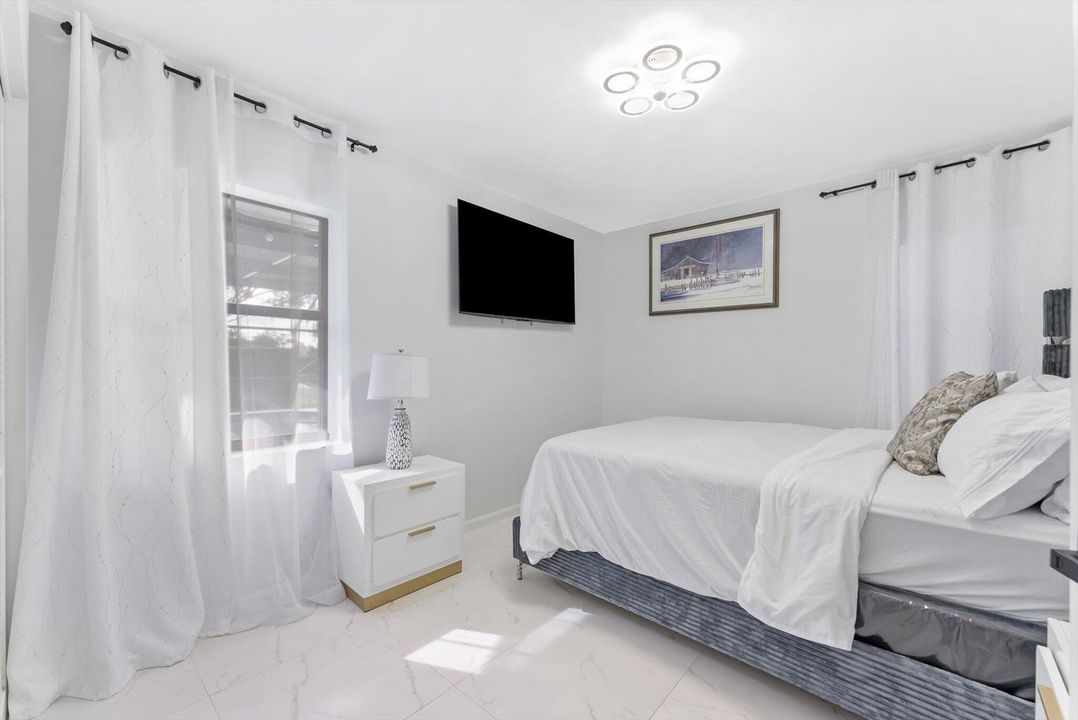 For Rent: $12,000 (5 beds, 3 baths, 2146 Square Feet)