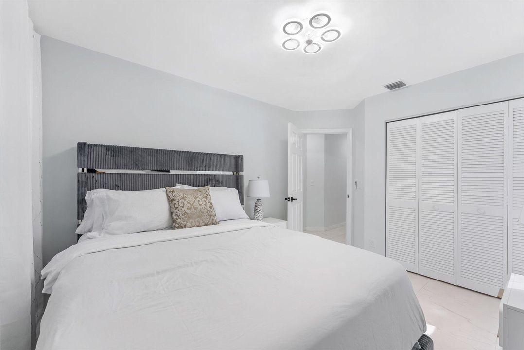 For Rent: $12,000 (5 beds, 3 baths, 2146 Square Feet)