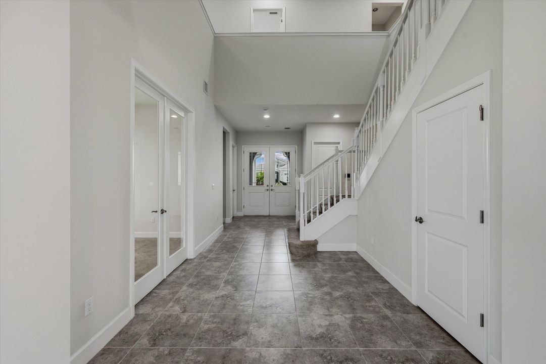 В аренду: $4,250 (6 спален, 5 ванн, 4102 Квадратных фут)