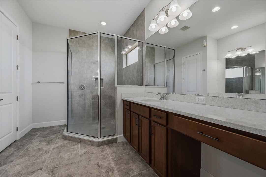 В аренду: $4,250 (6 спален, 5 ванн, 4102 Квадратных фут)