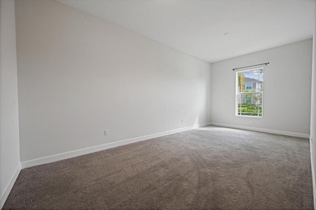 В аренду: $4,250 (6 спален, 5 ванн, 4102 Квадратных фут)