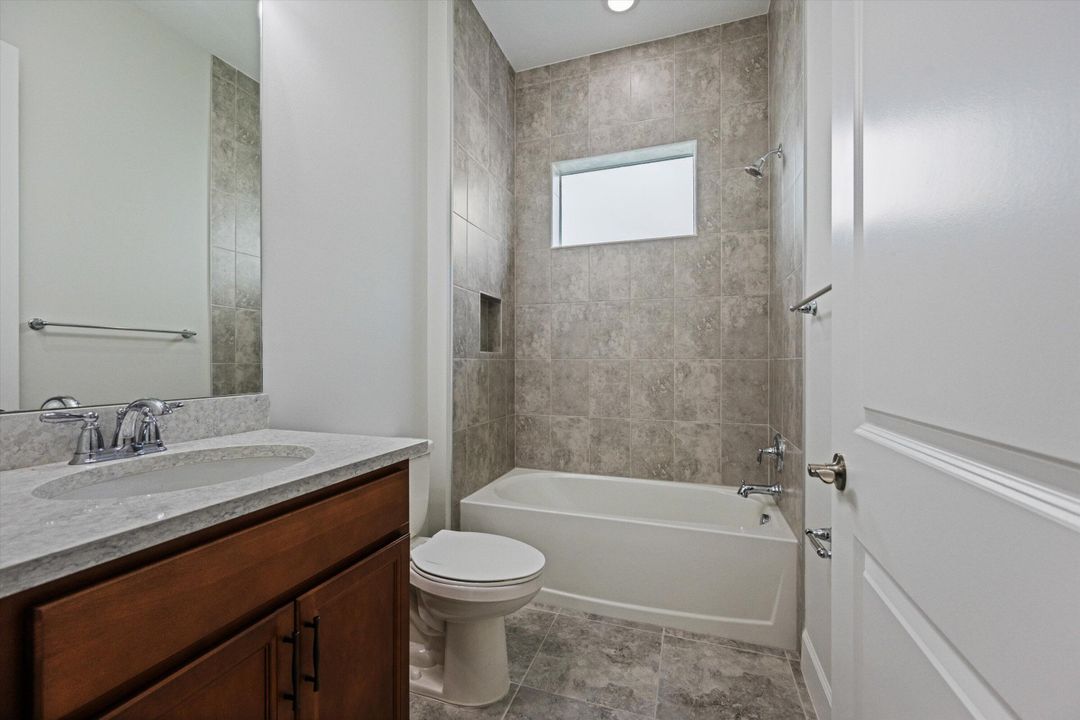 В аренду: $4,250 (6 спален, 5 ванн, 4102 Квадратных фут)