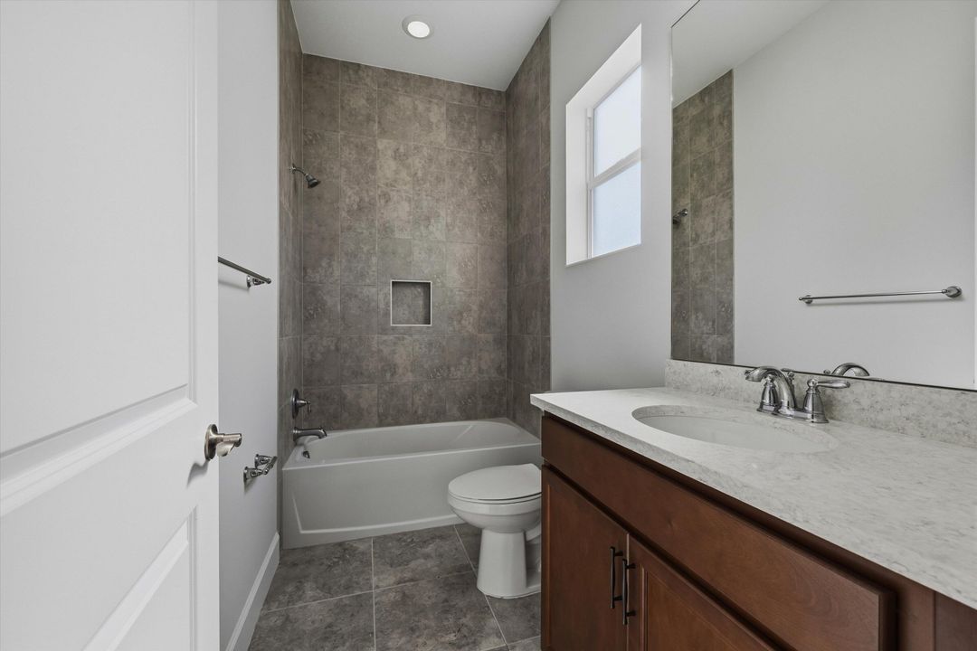 В аренду: $4,250 (6 спален, 5 ванн, 4102 Квадратных фут)