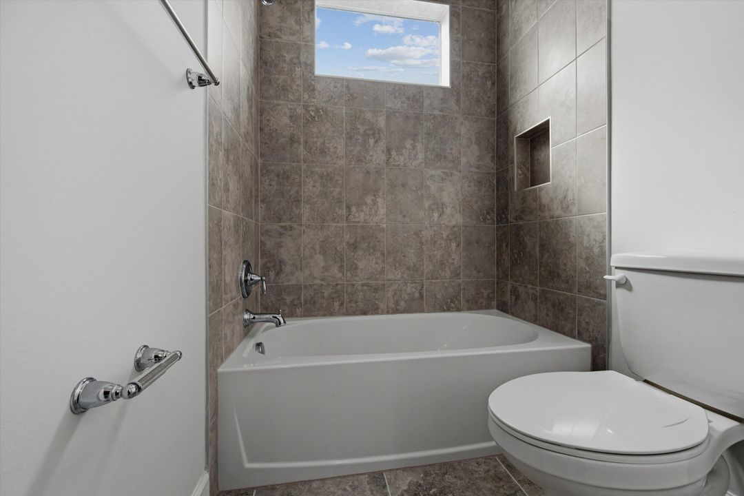 В аренду: $4,250 (6 спален, 5 ванн, 4102 Квадратных фут)