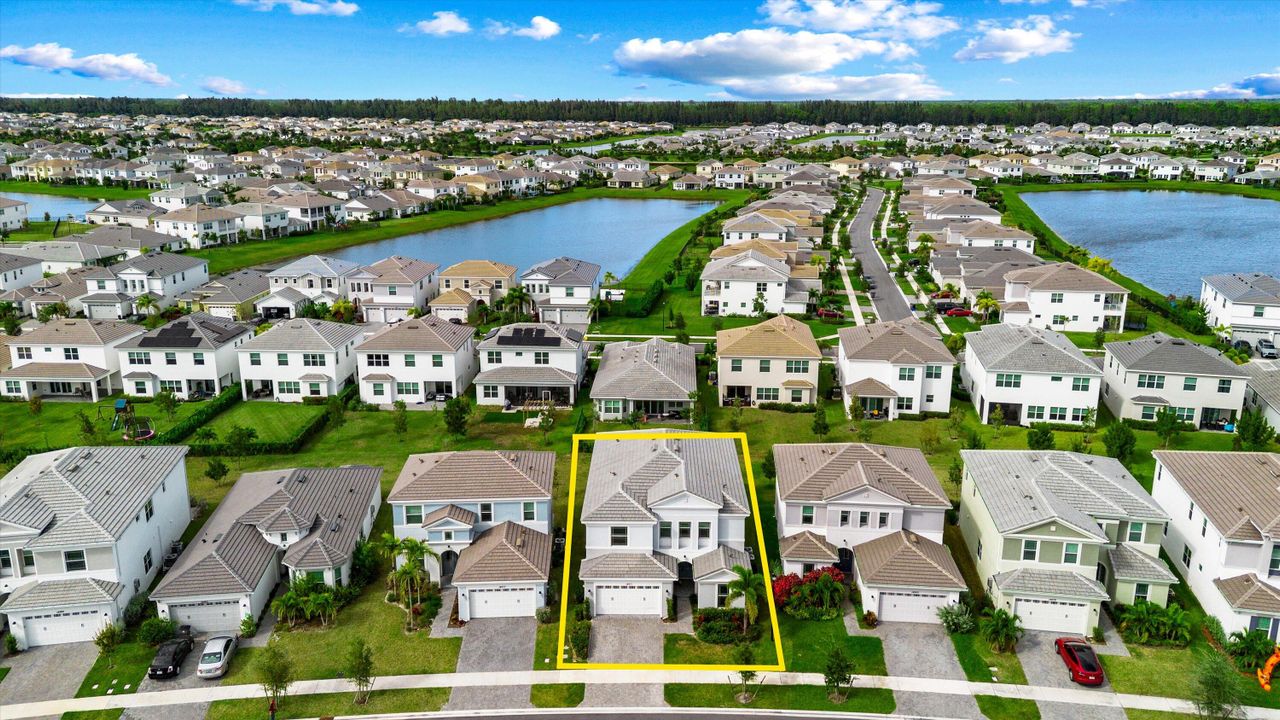 В аренду: $4,250 (6 спален, 5 ванн, 4102 Квадратных фут)