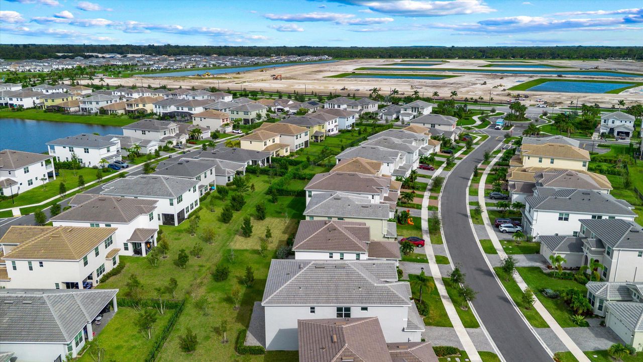 В аренду: $4,250 (6 спален, 5 ванн, 4102 Квадратных фут)