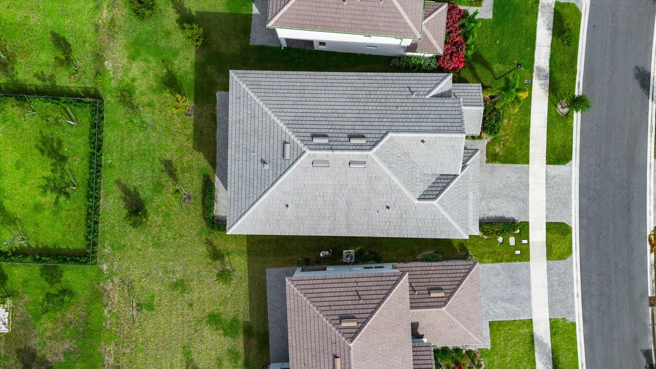 В аренду: $4,250 (6 спален, 5 ванн, 4102 Квадратных фут)