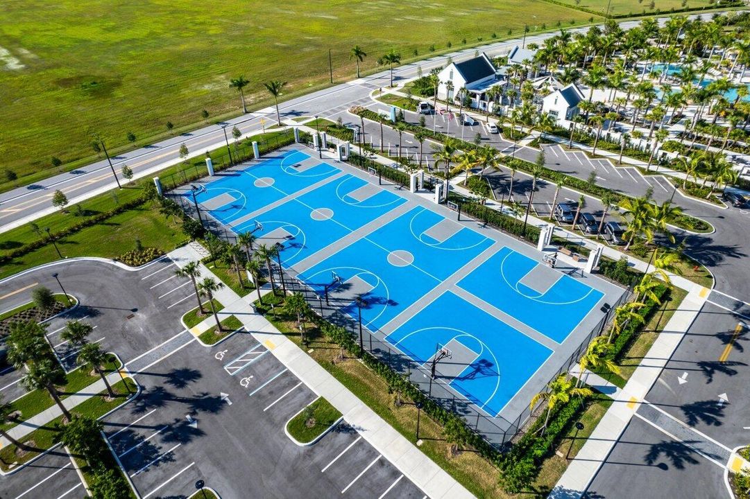 В аренду: $4,250 (6 спален, 5 ванн, 4102 Квадратных фут)