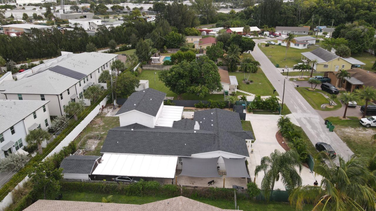 For Sale: $895,900 (8 beds, 4 baths, 3574 Square Feet)