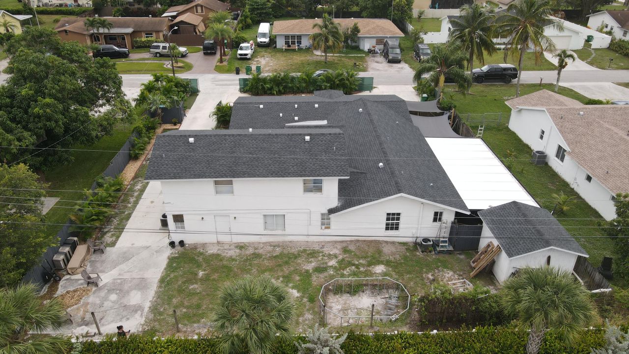 For Sale: $895,900 (8 beds, 4 baths, 3574 Square Feet)