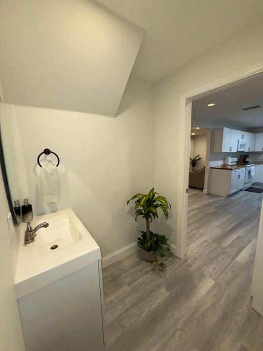 For Sale: $895,900 (8 beds, 4 baths, 3574 Square Feet)