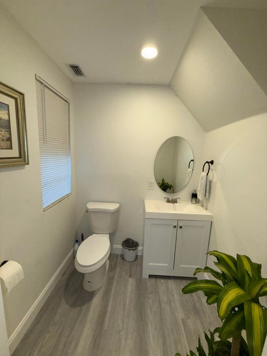 For Sale: $895,900 (8 beds, 4 baths, 3574 Square Feet)