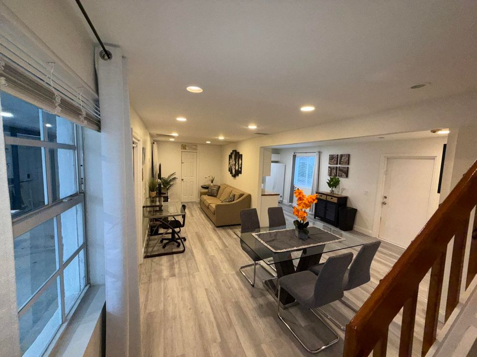 For Sale: $895,900 (8 beds, 4 baths, 3574 Square Feet)