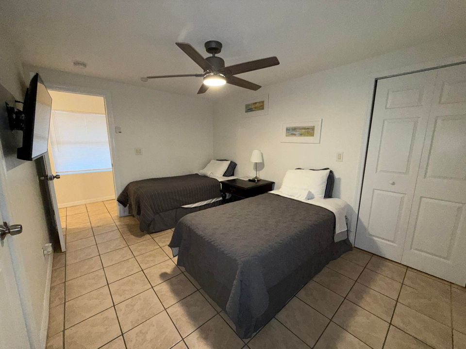 For Sale: $895,900 (8 beds, 4 baths, 3574 Square Feet)