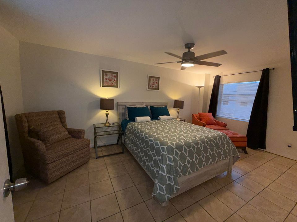 For Sale: $895,900 (8 beds, 4 baths, 3574 Square Feet)