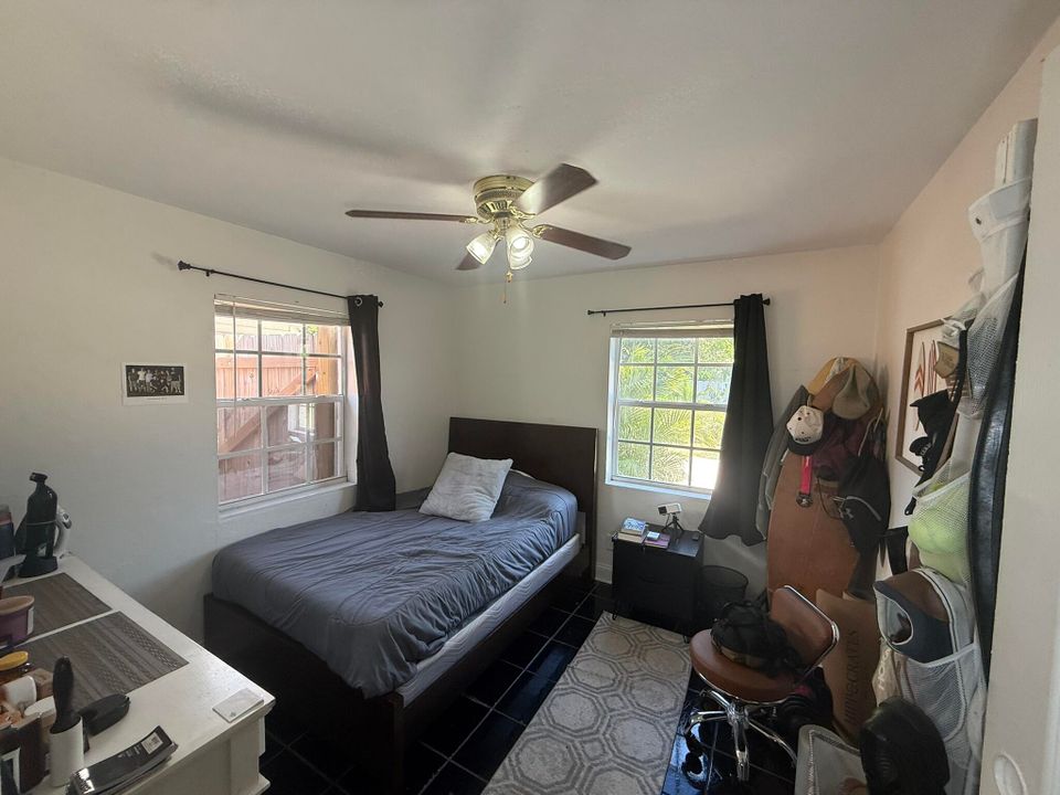 For Sale: $895,900 (8 beds, 4 baths, 3574 Square Feet)