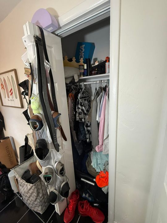 For Sale: $895,900 (8 beds, 4 baths, 3574 Square Feet)