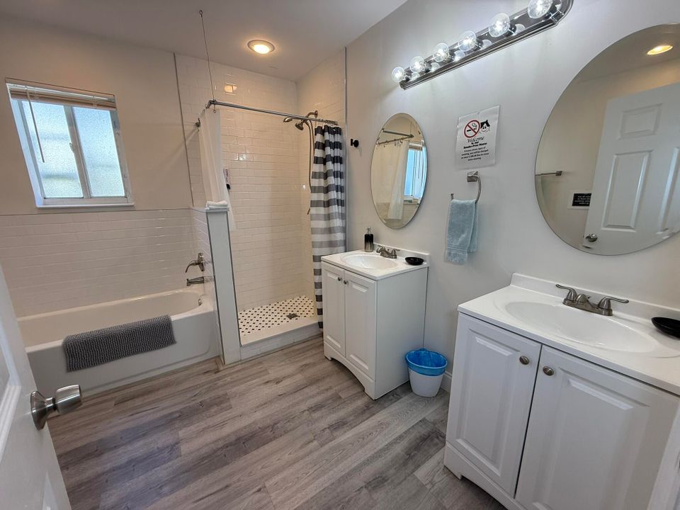 For Sale: $895,900 (8 beds, 4 baths, 3574 Square Feet)