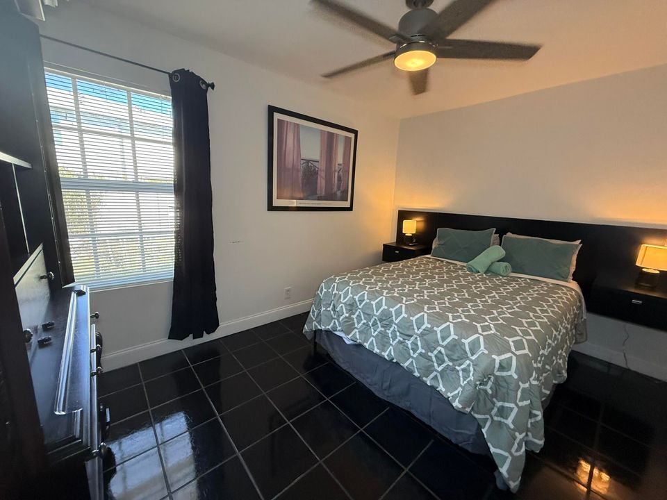 For Sale: $895,900 (8 beds, 4 baths, 3574 Square Feet)