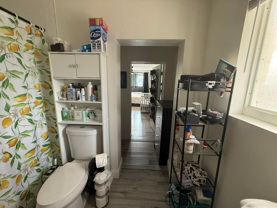 For Sale: $895,900 (8 beds, 4 baths, 3574 Square Feet)