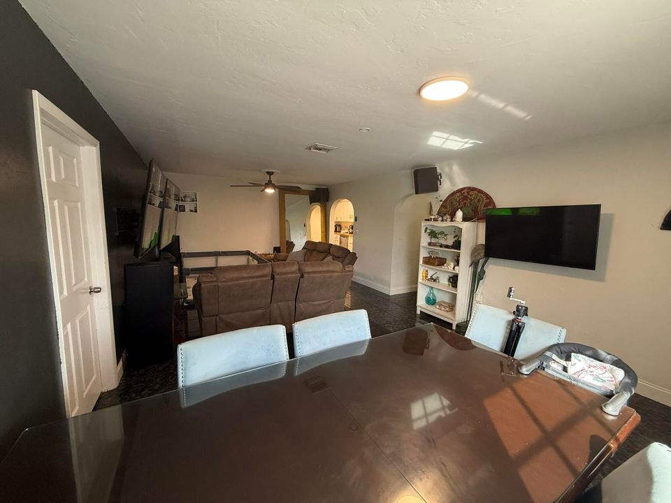 For Sale: $895,900 (8 beds, 4 baths, 3574 Square Feet)