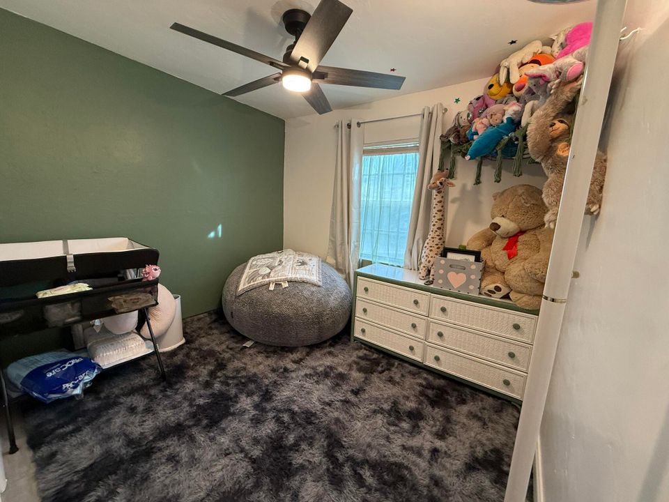 For Sale: $895,900 (8 beds, 4 baths, 3574 Square Feet)