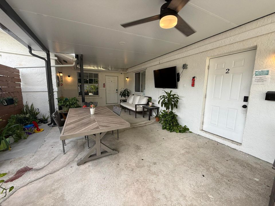 For Sale: $895,900 (8 beds, 4 baths, 3574 Square Feet)