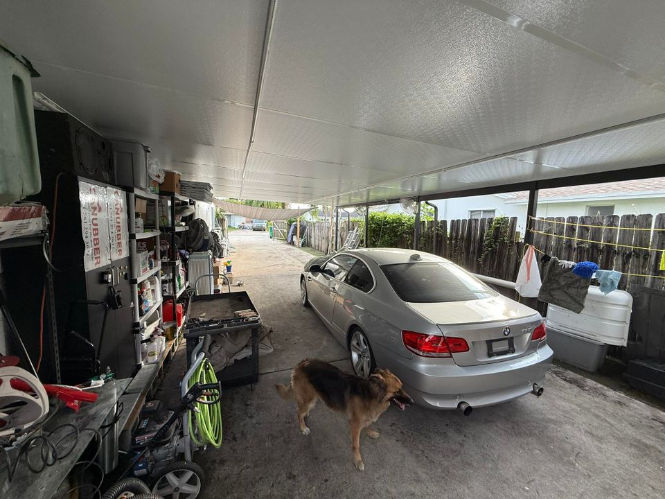 For Sale: $895,900 (8 beds, 4 baths, 3574 Square Feet)