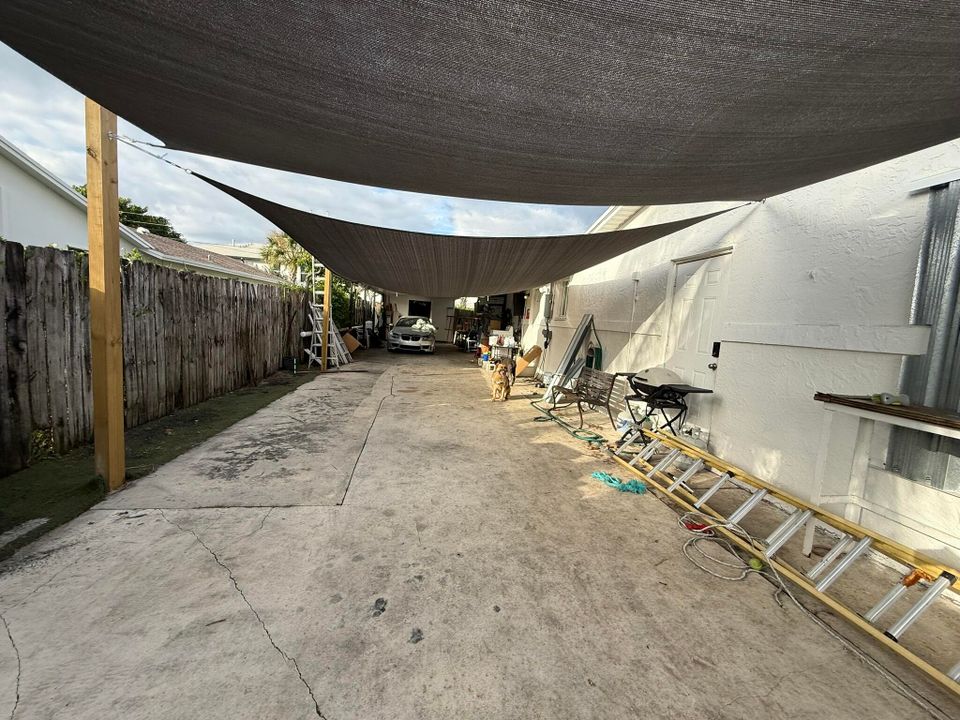 For Sale: $895,900 (8 beds, 4 baths, 3574 Square Feet)