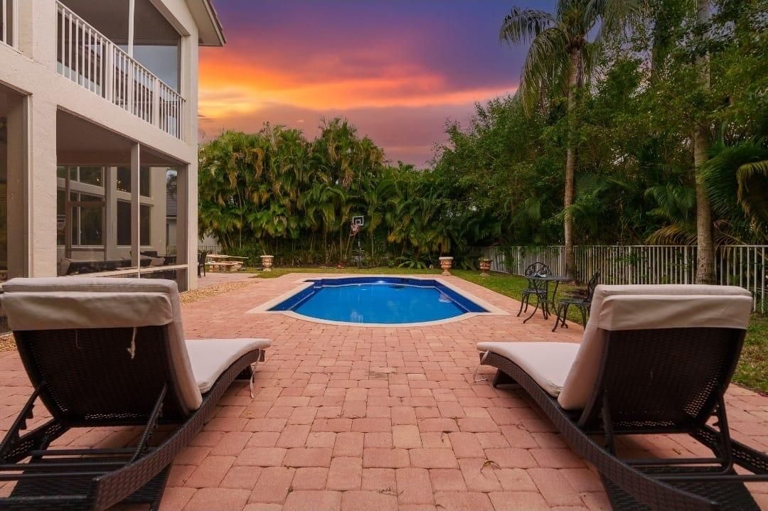 For Sale: $1,250,000 (5 beds, 4 baths, 4177 Square Feet)