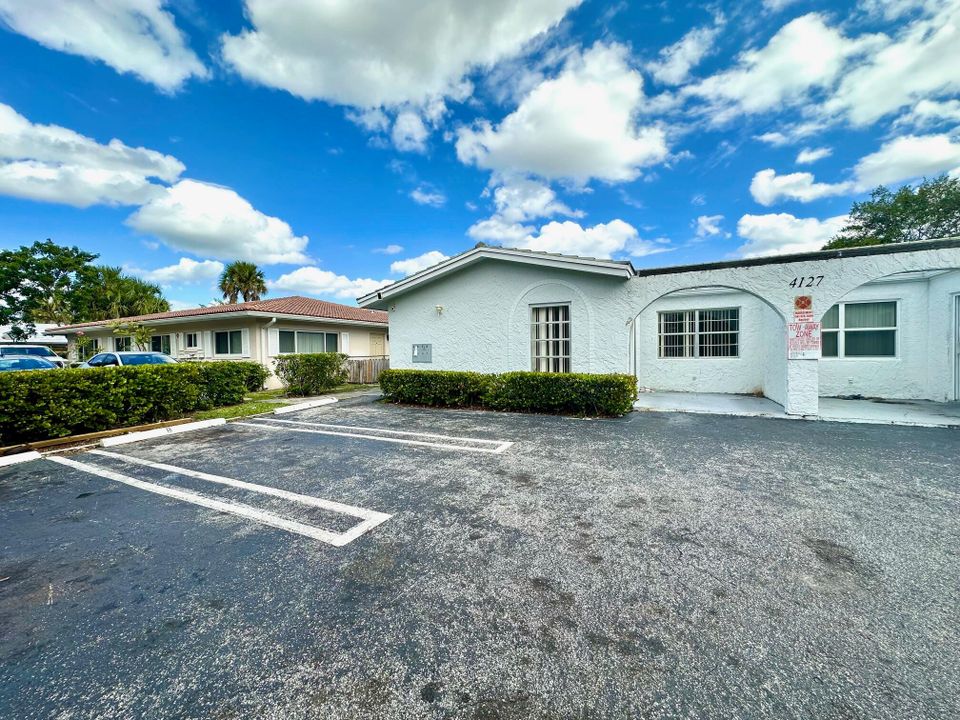 Recently Rented: $1,895 (2 beds, 2 baths, 1000 Square Feet)