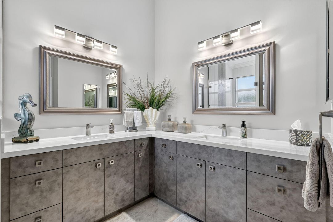 Под контрактом: $439,900 (2 спален, 2 ванн, 1635 Квадратных фут)