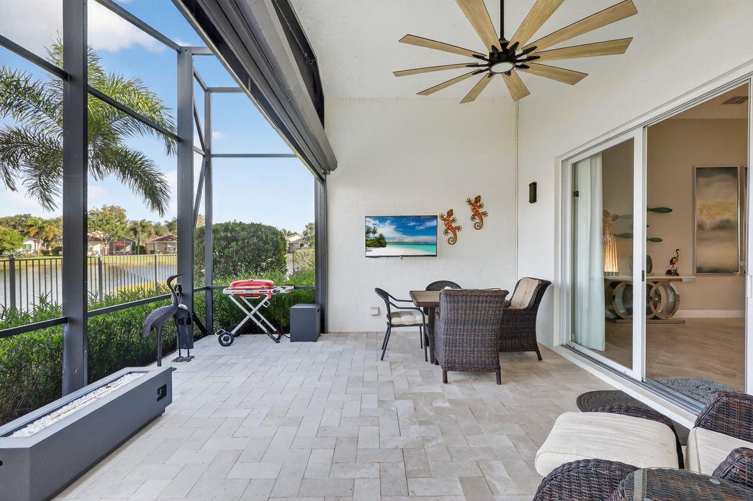 Под контрактом: $439,900 (2 спален, 2 ванн, 1635 Квадратных фут)