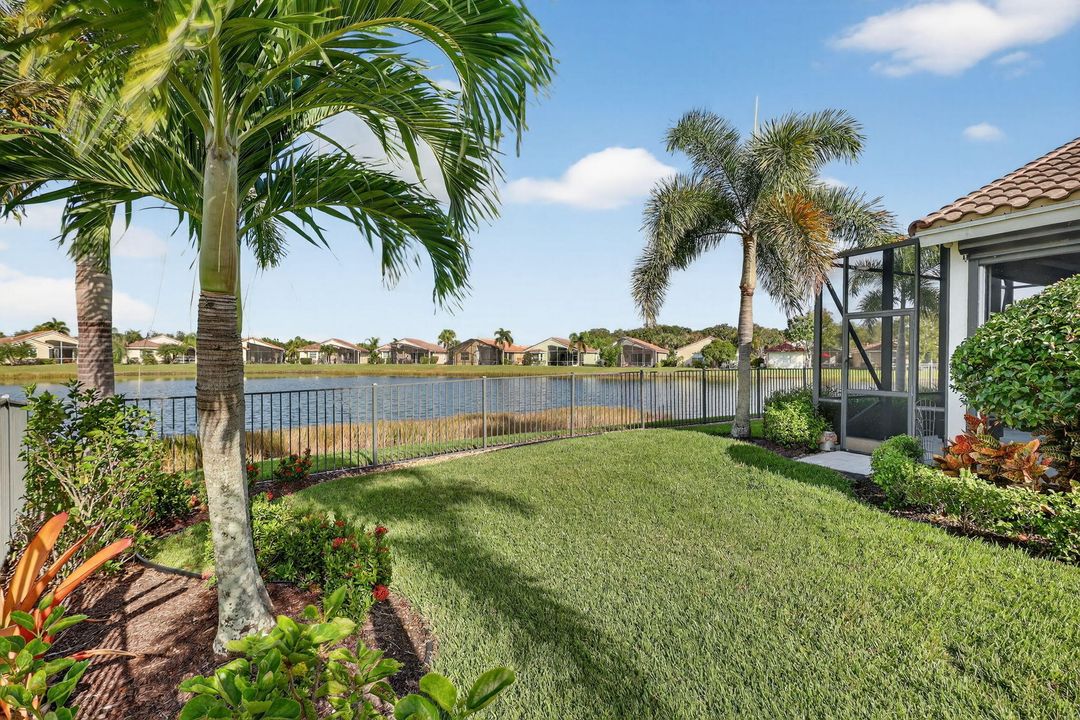 Под контрактом: $439,900 (2 спален, 2 ванн, 1635 Квадратных фут)