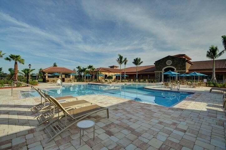 Под контрактом: $439,900 (2 спален, 2 ванн, 1635 Квадратных фут)