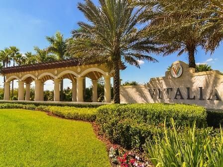 Под контрактом: $439,900 (2 спален, 2 ванн, 1635 Квадратных фут)