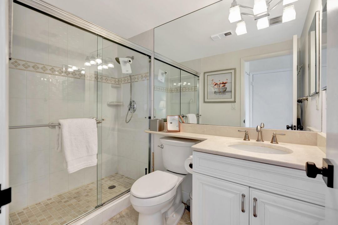 For Rent: $8,000 (2 beds, 2 baths, 925 Square Feet)