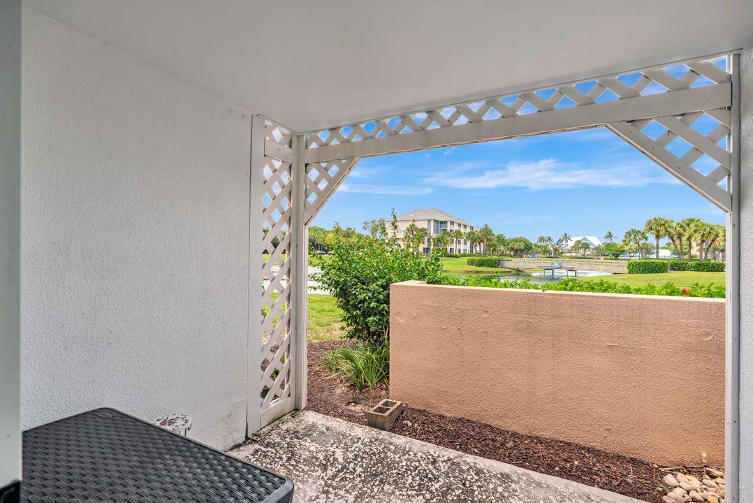 For Rent: $8,000 (2 beds, 2 baths, 925 Square Feet)