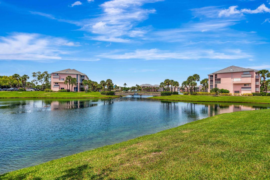 For Rent: $8,000 (2 beds, 2 baths, 925 Square Feet)