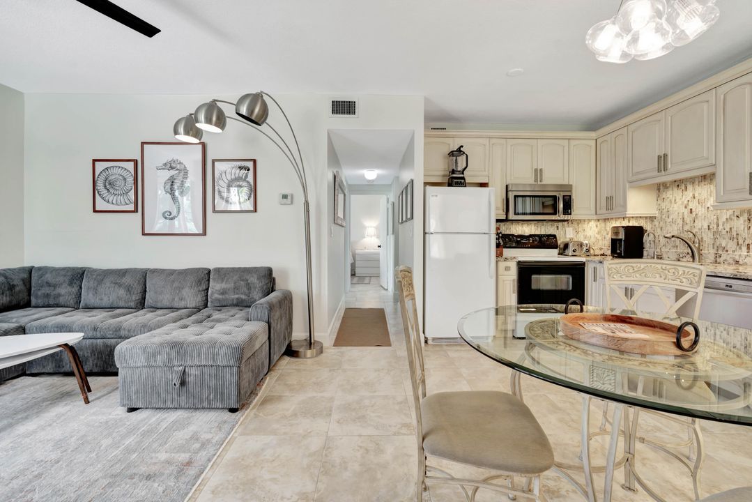 For Rent: $8,000 (2 beds, 2 baths, 925 Square Feet)