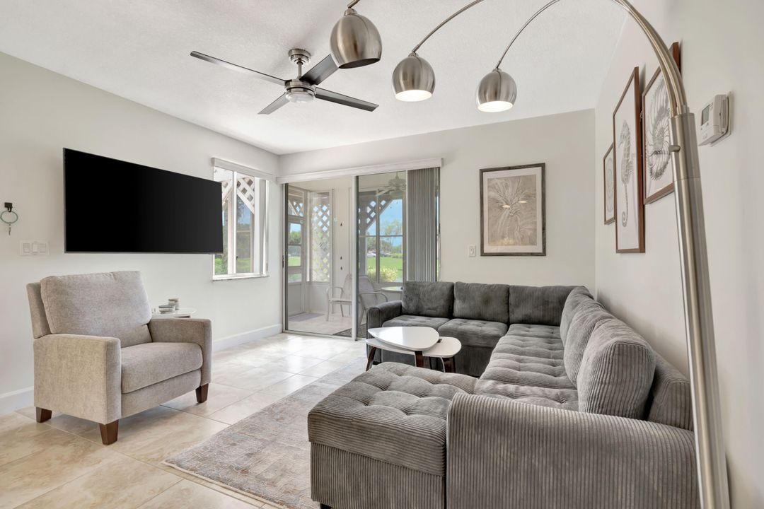 For Rent: $8,000 (2 beds, 2 baths, 925 Square Feet)