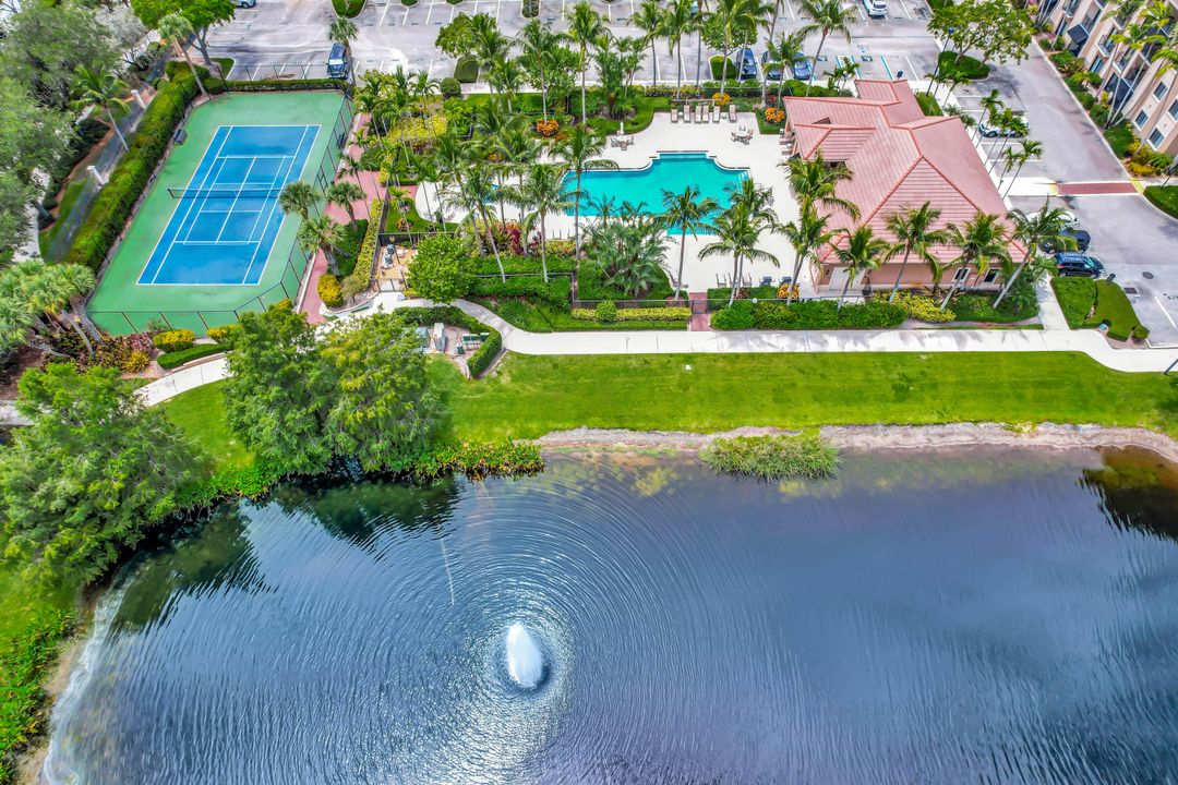 For Rent: $8,000 (2 beds, 2 baths, 925 Square Feet)