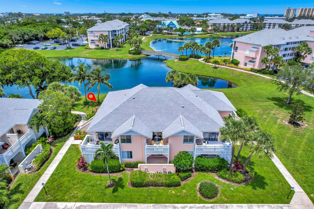 For Rent: $8,000 (2 beds, 2 baths, 925 Square Feet)