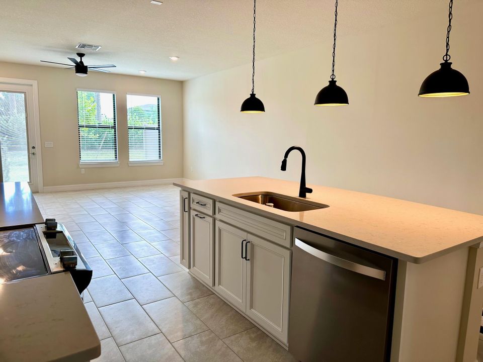 For Sale: $492,500 (3 beds, 2 baths, 1879 Square Feet)