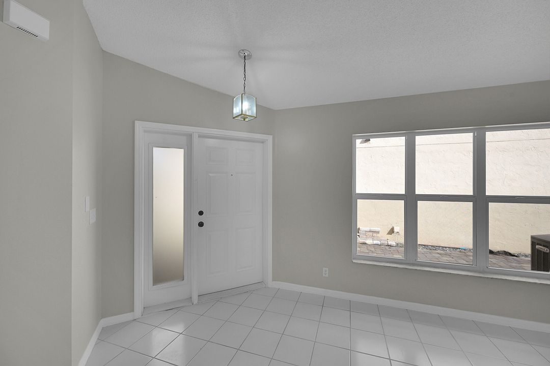 Под контрактом: $525,000 (3 спален, 2 ванн, 1461 Квадратных фут)