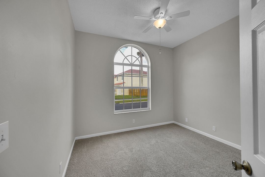 Под контрактом: $525,000 (3 спален, 2 ванн, 1461 Квадратных фут)