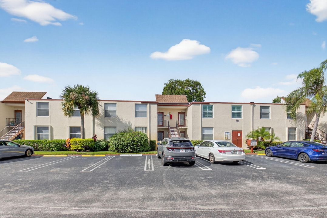 Active With Contract: $175,000 (2 beds, 2 baths, 1005 Square Feet)