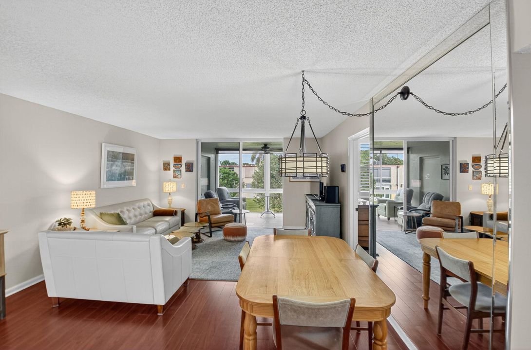 Active With Contract: $175,000 (2 beds, 2 baths, 1005 Square Feet)