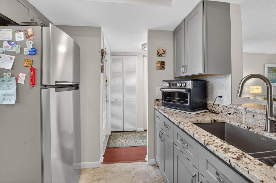 Active With Contract: $175,000 (2 beds, 2 baths, 1005 Square Feet)